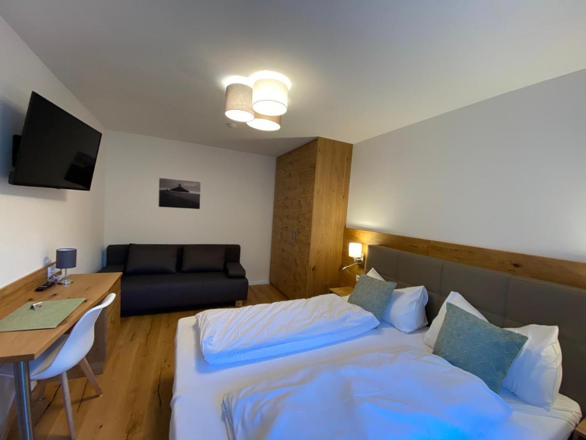 Apartments Freitag - H1 Winden am See エクステリア 写真
