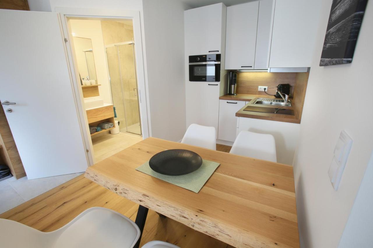 Apartments Freitag - H1 Winden am See エクステリア 写真