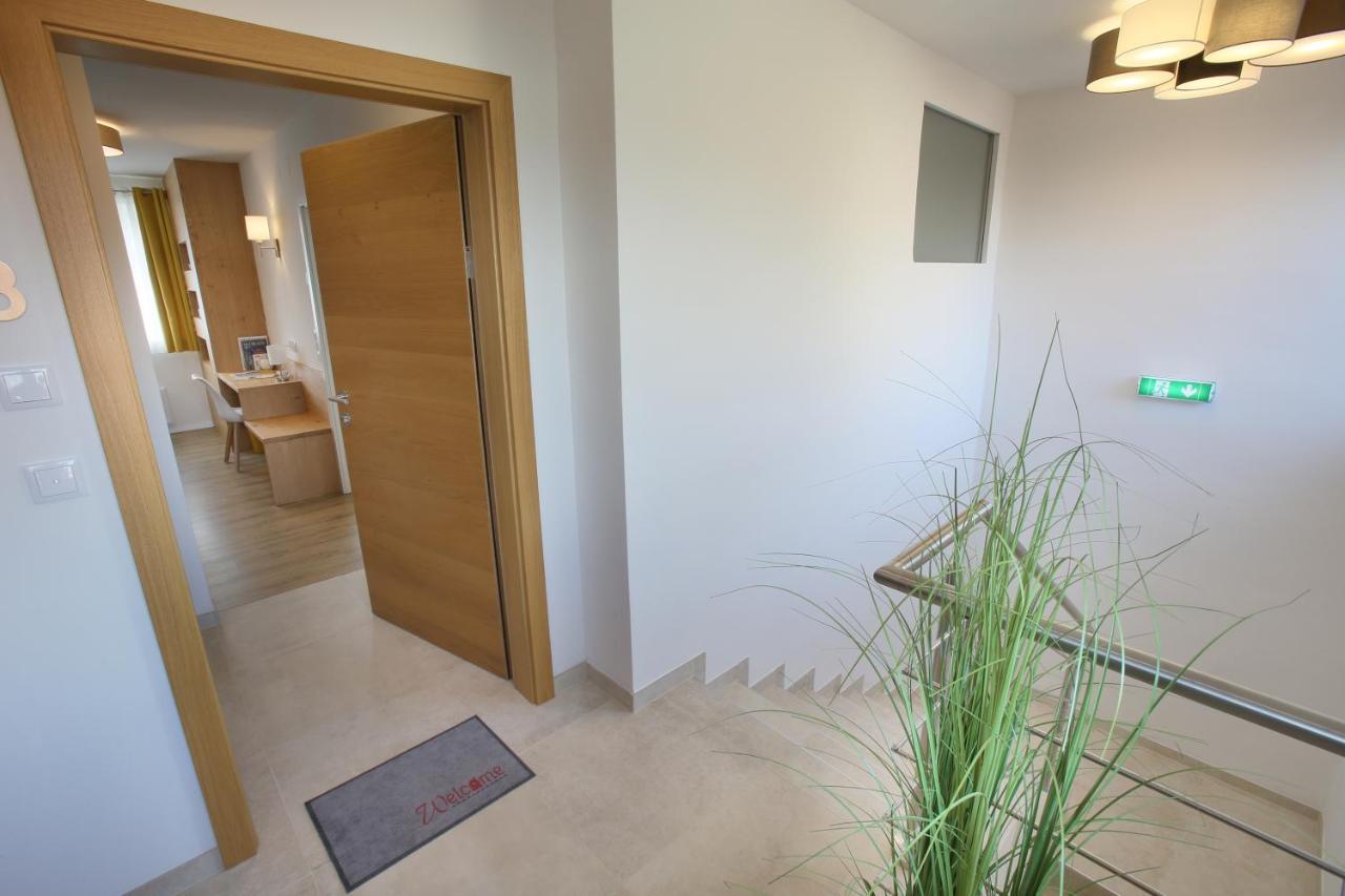 Apartments Freitag - H1 Winden am See エクステリア 写真